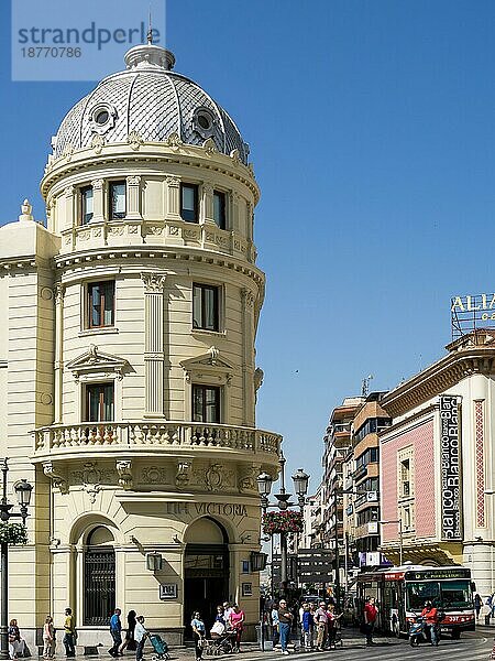 GRANADA  ANDALUSIEN  SPANIEN - 7. MAI : Hotel Victoria in Granada  Spanien  am 7. Mai 2014. Nicht identifizierte Personen  Europa