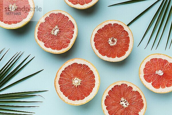 Draufsicht Grapefruits mit Blättern. Foto mit hoher Auflösung