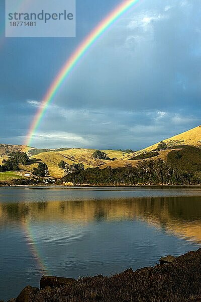 Doppelter Regenbogen über der Otago Peninsula