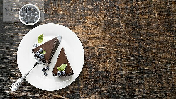Draufsicht Schokoladenkuchen Scheiben Teller mit Kopie Raum. Auflösung und hohe Qualität schönes Foto