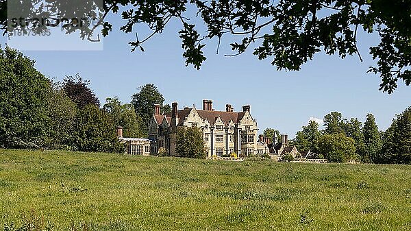 BALCOMBE  WEST SUSSEX/UK - 31. MAI : Blick auf Balcombe Place  ein denkmalgeschütztes Gebäude der Kategorie II in der Nähe von Balcombe in West Sussex am 31. Mai 2020