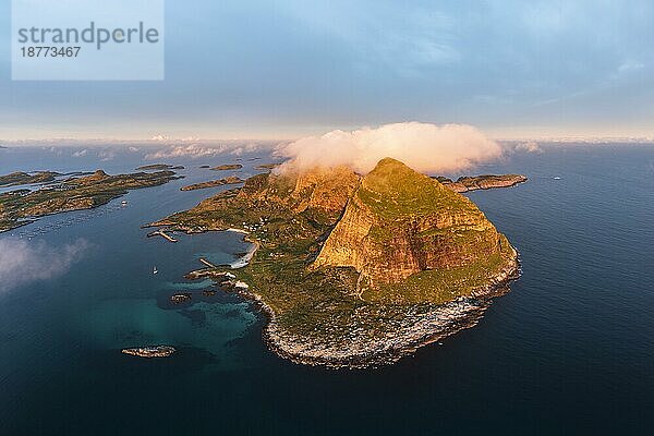 Insel Træna  Traena  Sanna  Helgelandküste  Nordland  Norwegen  Europa