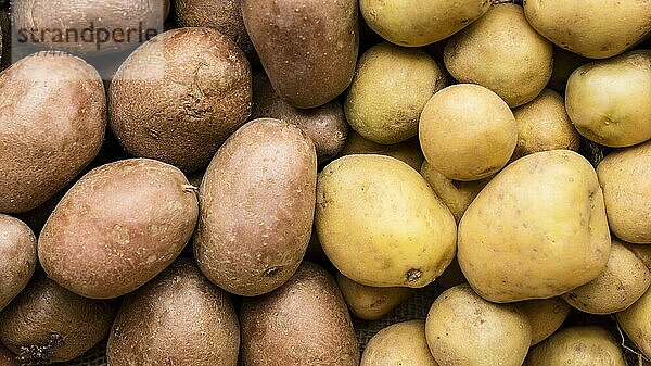 Draufsicht verschiedene Kartoffelsorten. Foto mit hoher Auflösung