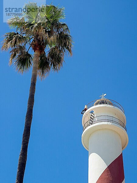 MARBELLA  ANDALUCIA  SPANIEN - 4. MAI: Blick auf den Leuchtturm in Marbella Spanien am 4. Mai 2014