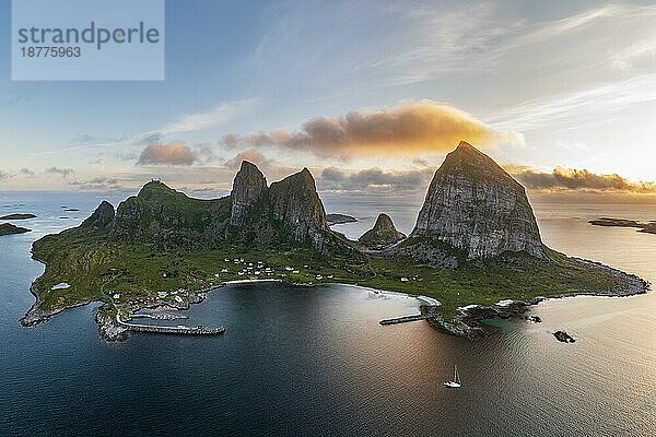 Insel Træna  Traena  Sanna  Helgelandküste  Nordland  Norwegen  Europa