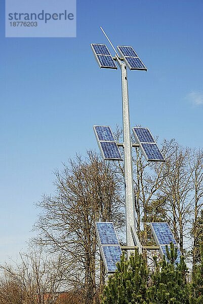 Erneuerbare Energie mit Sonnenkollektoren