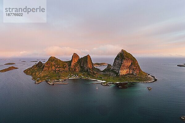 Insel Træna  Traena  Sanna  Helgelandküste  Nordland  Norwegen  Europa