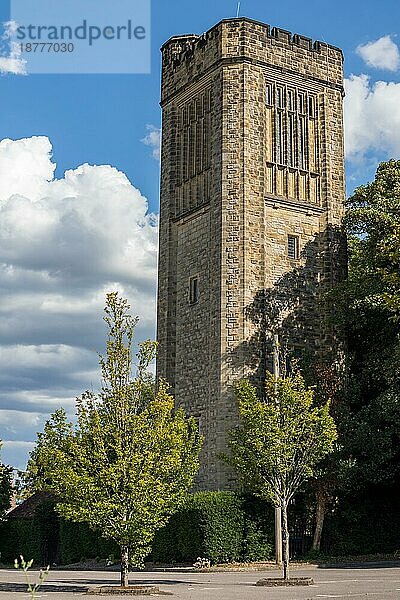 EAST GRINSTEAD  WEST SUSSEX/UK - AUGUST 3 : Blick auf den alten Wasserturm in East Grinstead am 3. August 2020