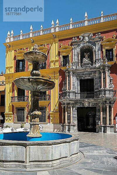 Barocker Bischofspalast  entworfen von Antonio Ramos im 18. Jahrhundert an der Plaza de Obispo Malaga