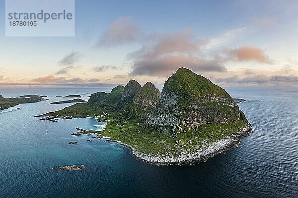 Insel Træna  Traena  Sanna  Helgelandküste  Nordland  Norwegen  Europa