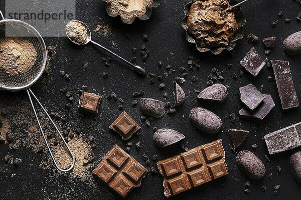 Draufsicht leckeres Schokoladendessert bereit serviert werden. Auflösung und hohe Qualität schönes Foto