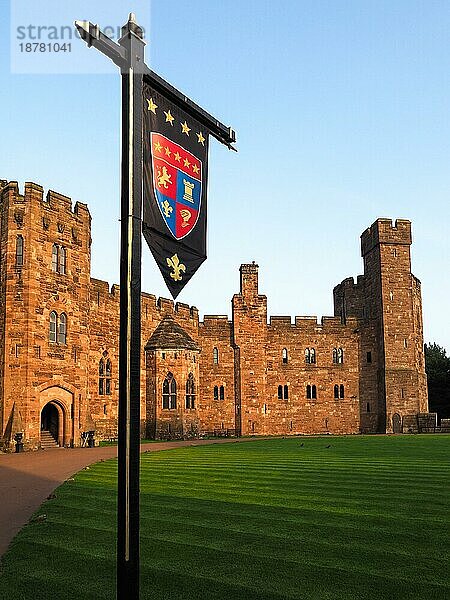 Blick auf Schloss Peckforton