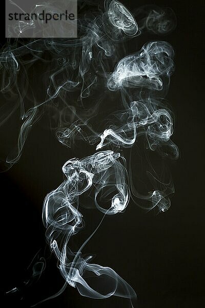 Rauch Silhouette mit wellenförmigen Formen. Auflösung und hohe Qualität schönes Foto