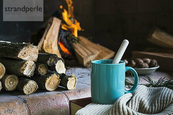 Becher Decke am Kamin . Auflösung und hohe Qualität schönes Foto