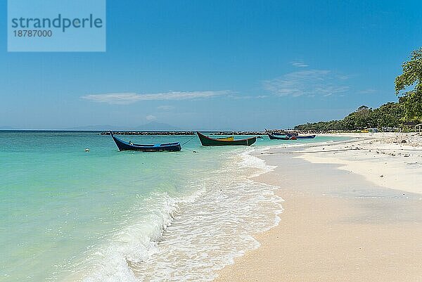 Das Dorf Pasir Putih mit seinem traumhaften weißen Sandstrand im Süden der Insel Weh  Sabang  dem nördlichsten Punkt Indonesiens