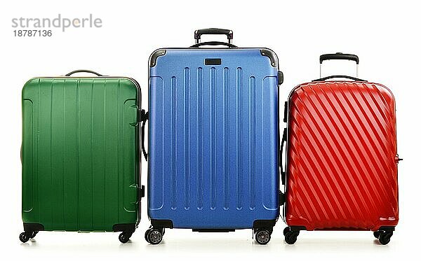 Drei Koffer vor weißem Hintergrund