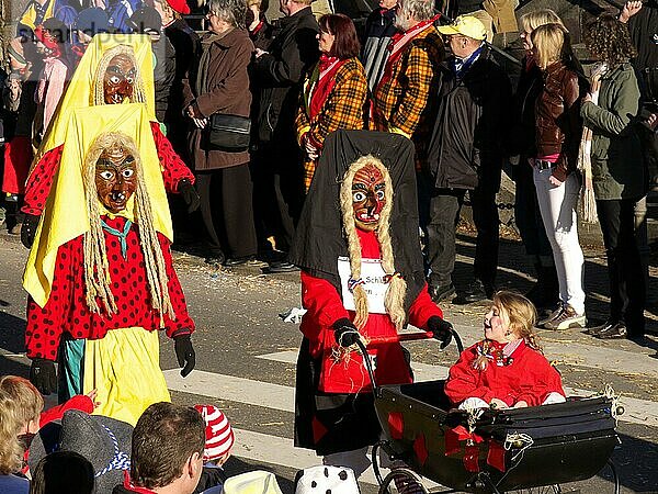 Fasnachtsumzug in Donaueschingen Schwarzwald-Baar. Bad. -Württ. Hexengruppe