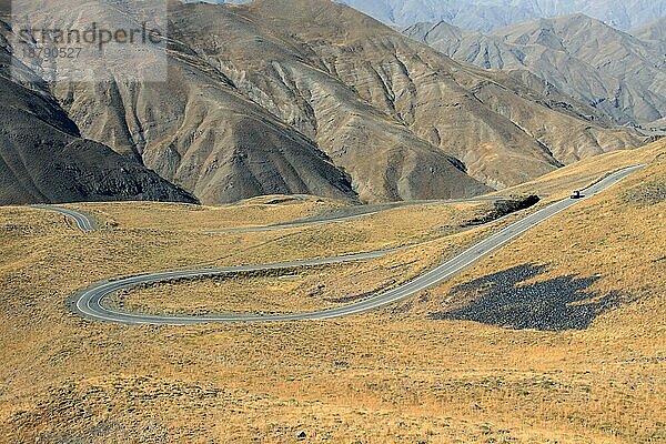 Einsame Passstraße im Elbursgebirge Iran