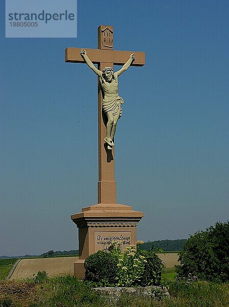 I N R I. -Kreuz  I N R I Iesus Nazarenus Rex Iudaeorum Das INRI wurde in der christlichen Ikonographie ein wichtiger Bestandteil der Kruzifix-Darstellungen und begegnet dort in Form einer beschrifteten oder gravierten Holztafel oder als Text auf Pergame