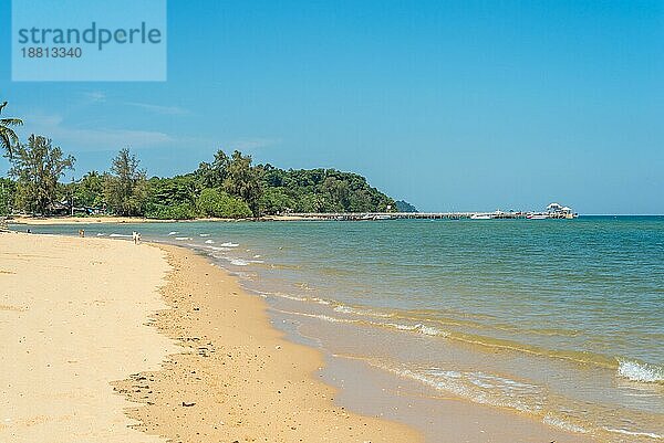 Die Insel Ko Phayam und der traumhafte Strand namens Ao Mä Mai auf der Ostseite der schönen Insel in der Andamanensee