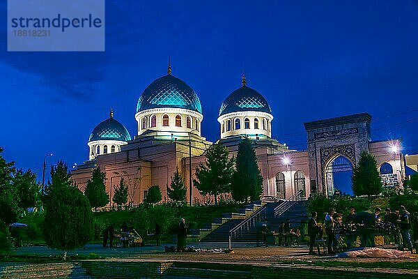 TASHKENT  UZBEKISTAN APR 28  2019: Khoja Ahror Valiy Moschee bekannt als Jama oder Dzhuma Moschee in Tashkent  Usbekistan  Asien
