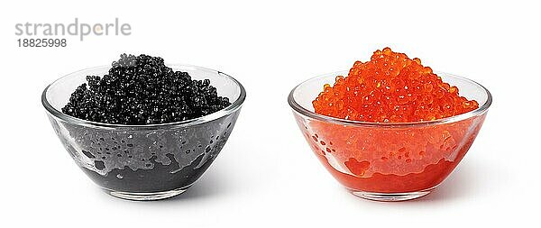 Schwarzer Kaviar vor weißem Hintergrund