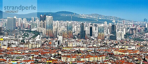 Panoramablick auf Istanbul vom Camlica Hügel Richtung Südosten