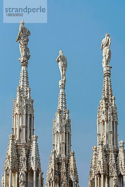 Detail der Silhouette des Doms in Mailand