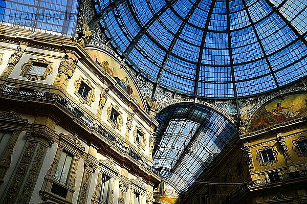 Galleria Vittorio Emanuele II im Zentrum von Mailand  Italien  Europa