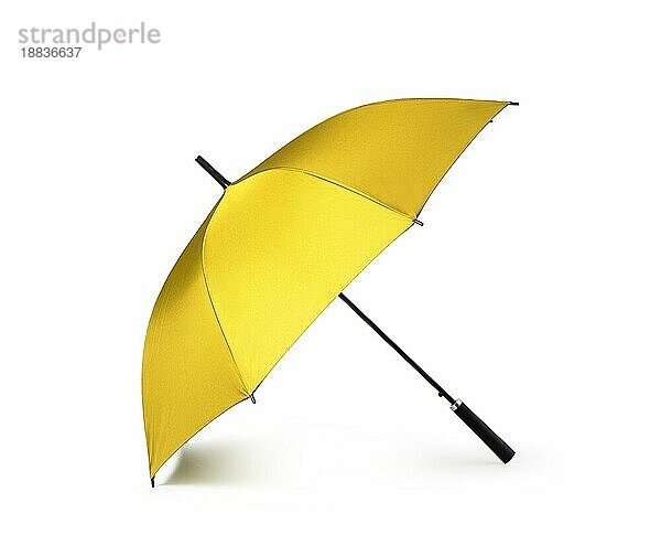 Gelber Regenschirm vor weißem Hintergrund