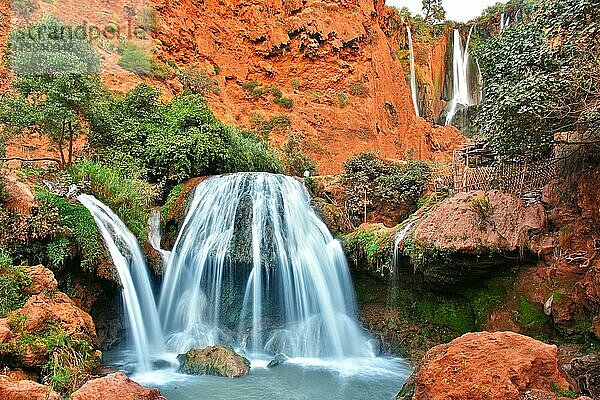 Ouzoud Wasserfall in der Nähe des Grand Atlas Dorfes Tanaghmeilt  Marokko  Afrika