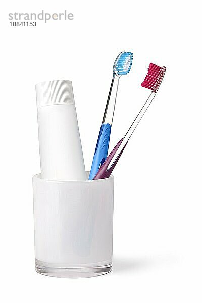 Zahnbürste vor weißem Hintergrund