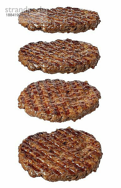 Gegrilltes Burgerfleisch vor weißem Hintergrund  Draufsicht