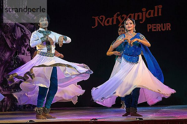 Kathak-Tanz beim Natiyanjali-Festival im Perur-Tempel  Tamil Nadu  Indien  Asien