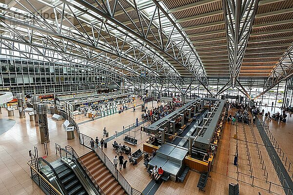 Terminal 2 des Flughafen Hamburg  Deutschland  Europa