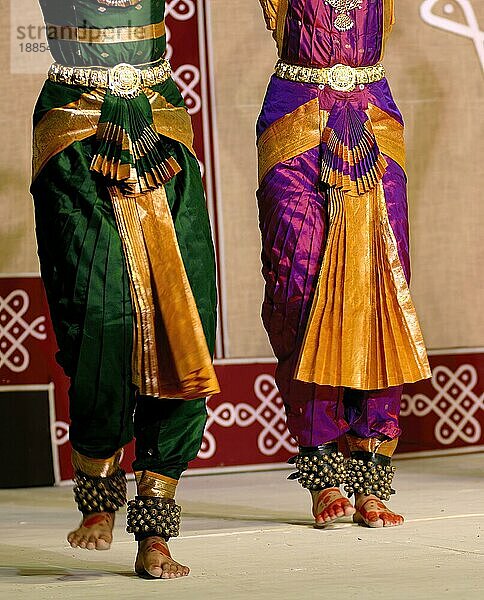 Bharatanatyam  klassischer Tanz aus Tamil Nadu  Indien. Knöchelspange oder Kaal Salangai