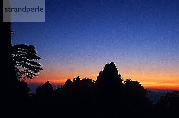 Beginning-To-Believe Peak  Huangshan-Gebirge  Anhui  Gelbe Berge  China  Asien