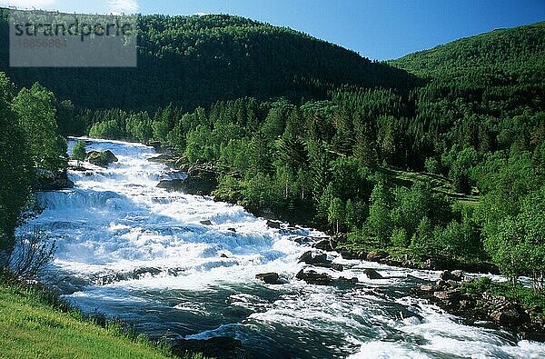 Wasserfall Vallestadfossen  Sogn og Fjordane  Norwegen  Europa