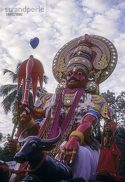 Bhima beim Kumbha Bharani-Fest im Chettikulangara Bhagavathy-Tempel  Kerala  Südindien  Indien  Asien