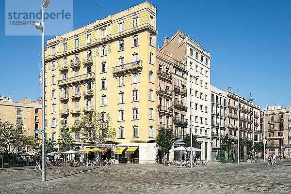 Katalanischer Modernisme im Barcelona Viertel El Born. Das Viertel ist Teil des historischen Zentrums  der Ciutat Vella in der Nähe der Estacion de Francia und dem Mercat del Born  der heute ein kulturelles Zentrum ist