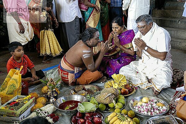 Shastiapthapoorthi  60-Jahr-Feier im Amritaghateswarar Abirami-Tempel in Thirukkadaiyur bei Mayiladuthurai  Tamil Nadu  Südindien  Indien  Asien