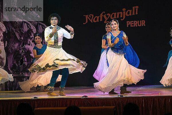 Kathak-Tanz beim Natiyanjali-Festival im Perur-Tempel  Tamil Nadu  Indien  Asien