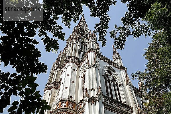 Die 1840 erbaute Kirche unserer Lieben Frau von Lourdes ist die Nachbildung der Lourdes-Basilika in Tiruchirappalli Trichy  Tamil Nadu  Südindien  Indien  Asien. Gallisch-katholischer Stil  Asien