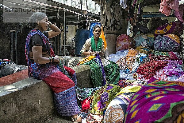 Dhobi Ghat  Waschviertel Open Laundry in Mahalaxmi  Sehenswürdigkeit. Tausende Menschen reinigen hier die Wäsche von Gewerbe und Privathaushalten  Stadtansicht von Mumbai  Maharashtra  Indien  Asien