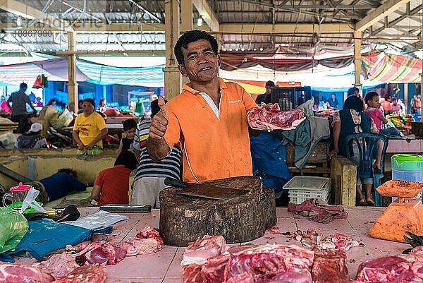 Wöchentlicher Bauernmarkt in der Hauptstadt der Toba Batak auf der Samosir Insel Pangururan im Toba See im Norden Sumatras