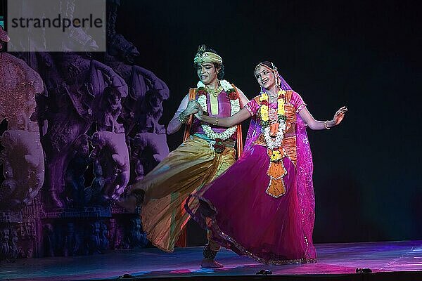 Kathak-Tanz beim Natiyanjali-Festival im Perur-Tempel  Tamil Nadu  Indien  Asien