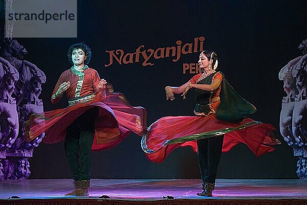 Kathak-Tanz beim Natiyanjali-Festival im Perur-Tempel  Tamil Nadu  Indien  Asien