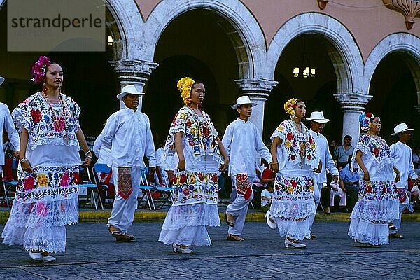 Traditioneller Vacqueria-Tanz  Merida  Yucatan  Mexiko  Mittelamerika