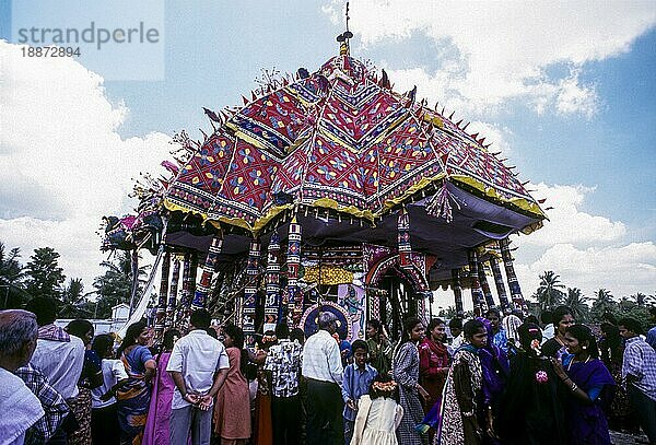 Tempelwagenfest in Thiruvarur Tiruvarur  Tamil Nadu  Südindien  Indien  Asien. Größter Streitwagen in Indien  Asien