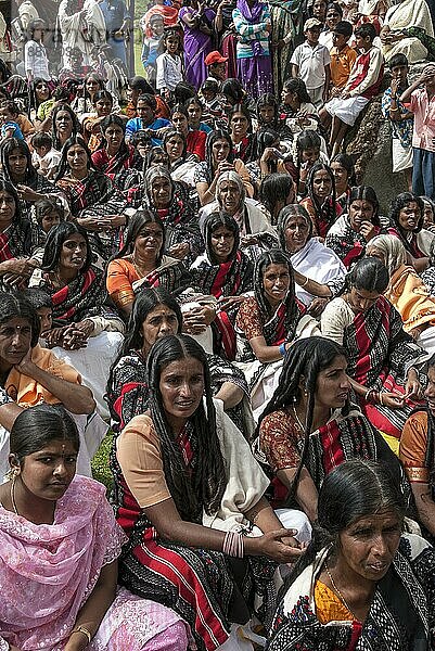 Todas  einer der großen indischen Ureinwohnerstämme  Nilgiris  Ooty Udhagamandalam  Tamil Nadu  Südindien  Indien  Asien